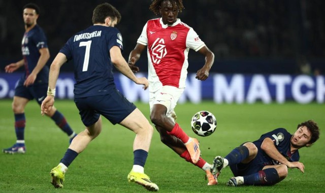 阿尔内·斯洛特力挺切尔西：5-2惨败巴黎圣日耳曼背后的真相与争议