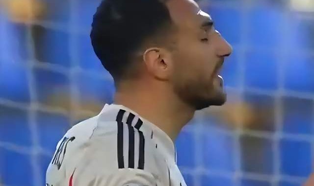 一场2-1！让穆帅有望争二：本菲卡追平葡体，下周欧冠决战皇马