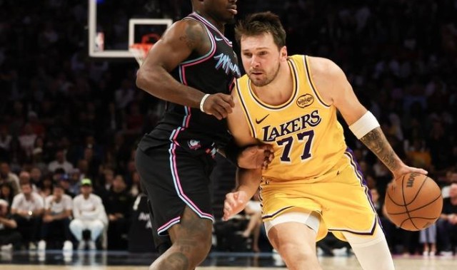 东契奇60分詹姆斯19+15+10 湖人逆转热火